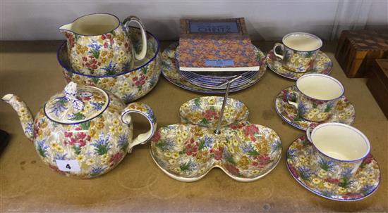 20 pieces of Royal Winton marguerite teaware